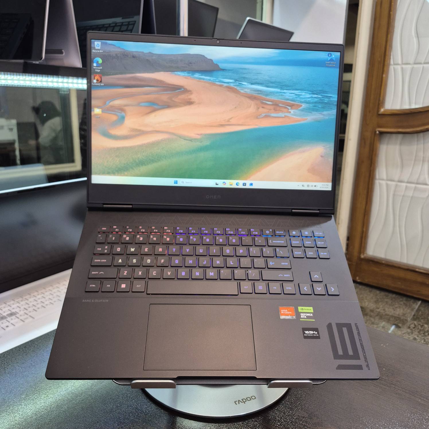 hp OMEN 16 Gaming | Ryzen 7 7840Hs | 16 GB DDR5 | ۱ TB M2 NVMe | 6 GB NVIDIA GeForce RTX ۴۰۵۰ + NPU | 16 inch Full HD IPS